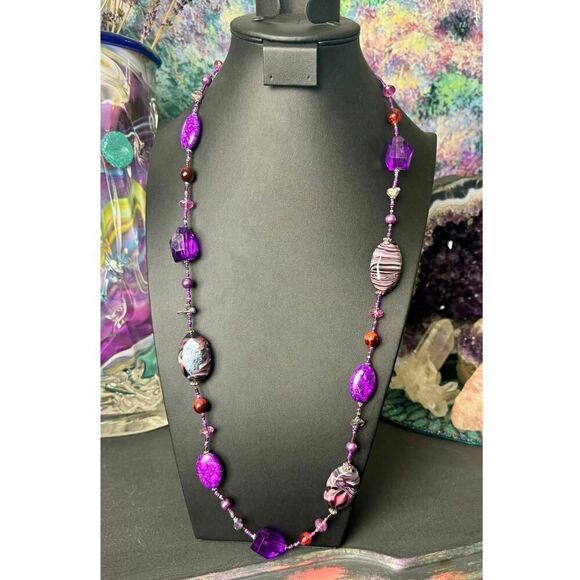 Vintage "Color Me Purple" Crystal and Cabochon Necklace set, in Silver, Unmarked - Picture 5 of 7